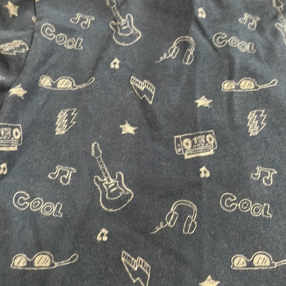 Granite walls, hooded T-shirt, size 5T - Picture 7 of 8